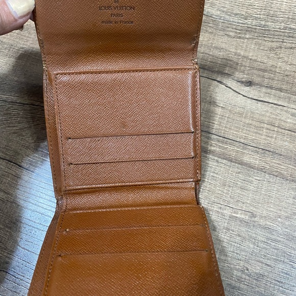 Louis Vuitton Elise compact wallets in great condition - Picture 4 of 12